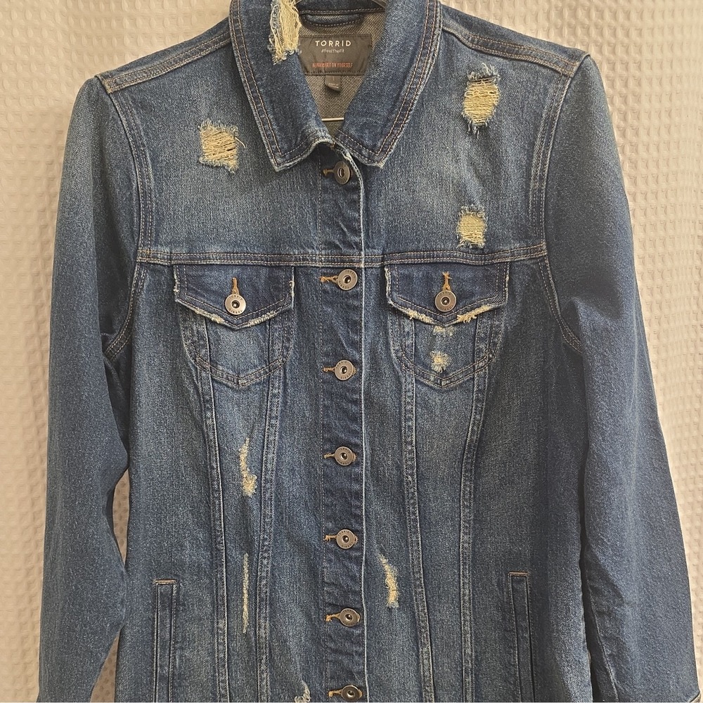 Torrid Longline Denim Jacket Medium Wash Blue Size 1 Distressed Pockets